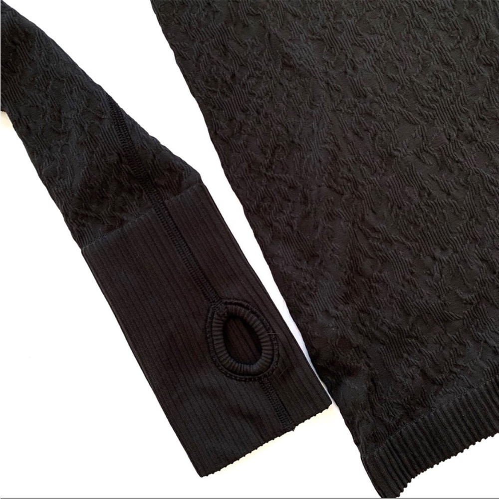 Lululemon Black Textured Rest Less Pullover Long Sleeve Fitted Shirt Womens 4 - Picture 4 of 4